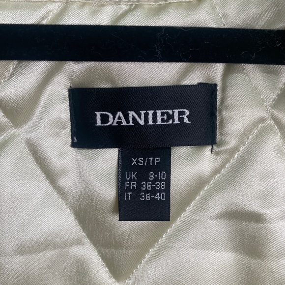 Danier Ivory coloured winter Jacket. - Picture 8 of 10